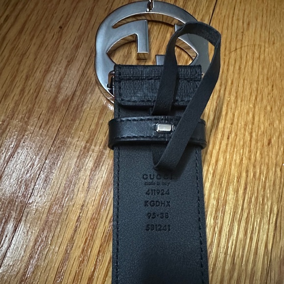 Men’s Gucci belt